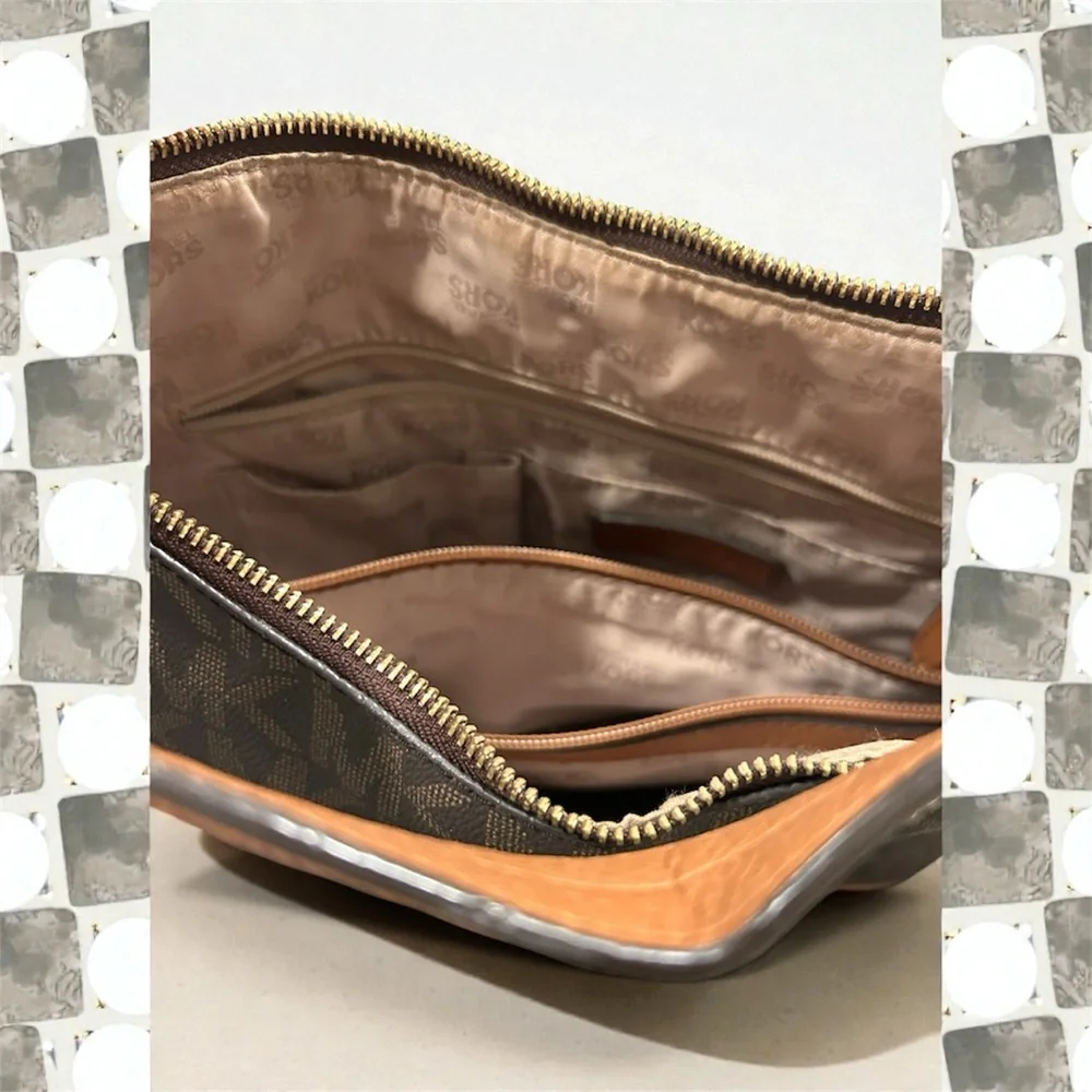 Michael Kors Brown Shoulder Bag wallet NOT included - Picture 2 of 3